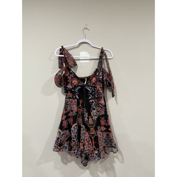 Free People Black Pink Floral Embroidered Marie Mini Romper Size Small 2321 - Picture 4 of 11